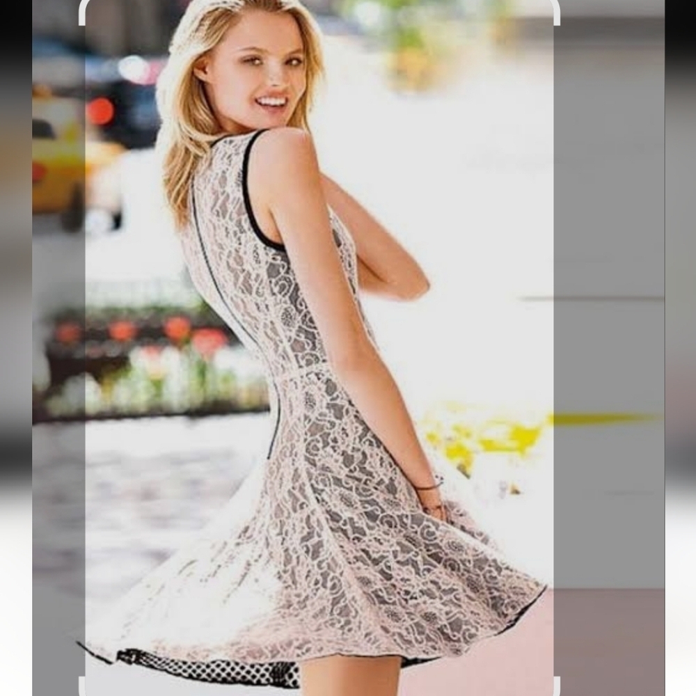 Victoria Secret Women's Reversible Black & Cream Lace Fit‎ & Flare Skater Dress